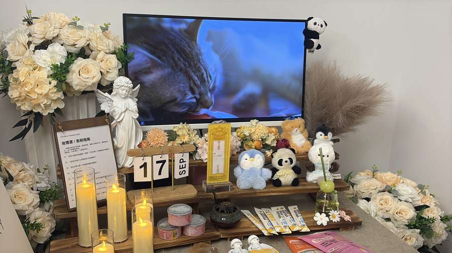 北京告别厅花艺布置